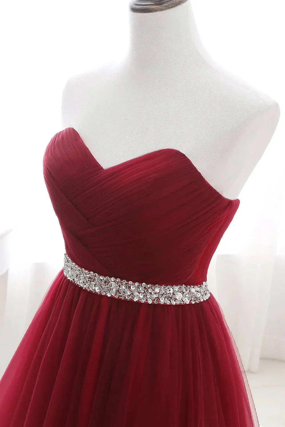 Ravishing Ruby Sweetheart Gown for an Elegant Evening - Image 4