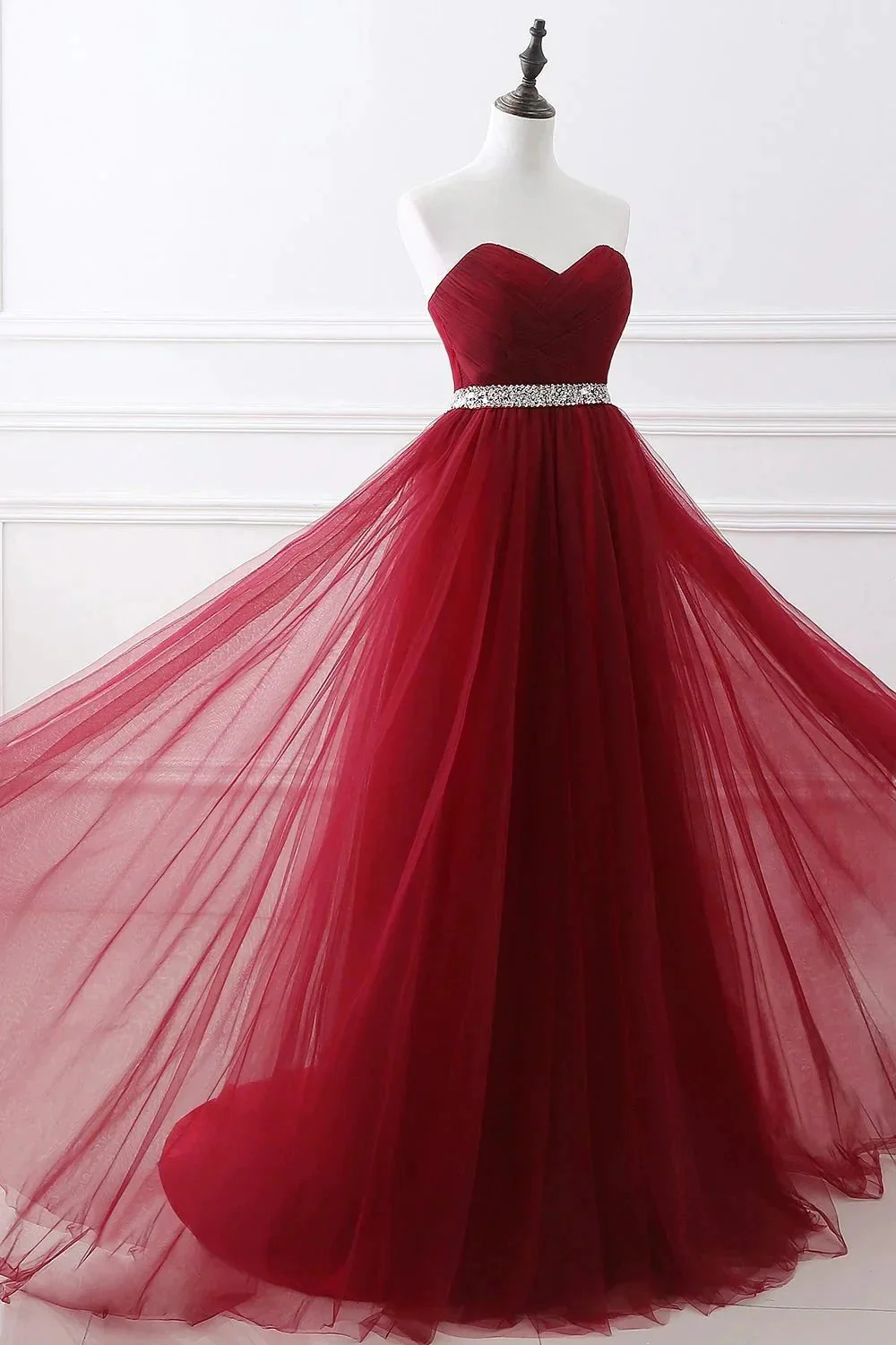 Ravishing Ruby Sweetheart Gown for an Elegant Evening - Image 6