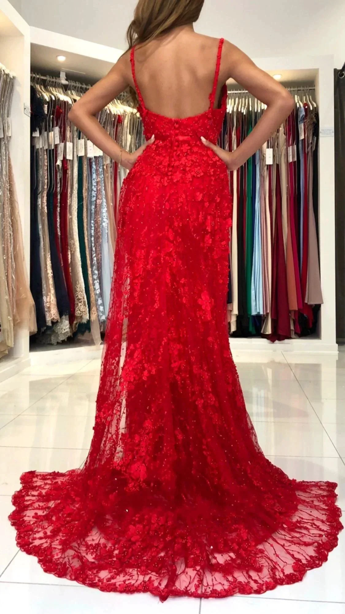 Red Long Mermaid V-neck Spaghetti Straps Backless Lace Prom Dress - Image 3
