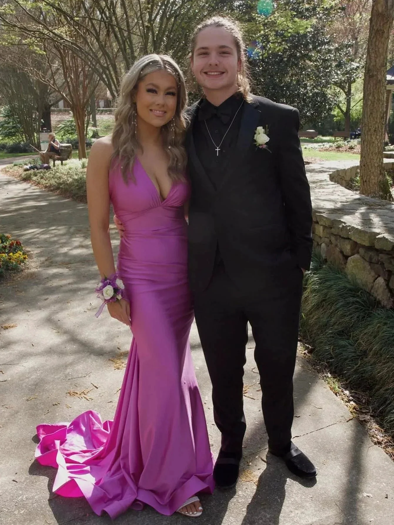 Red Satin Mermaid Tight V Neck Long Prom Dress With Bow Tie - Image 5