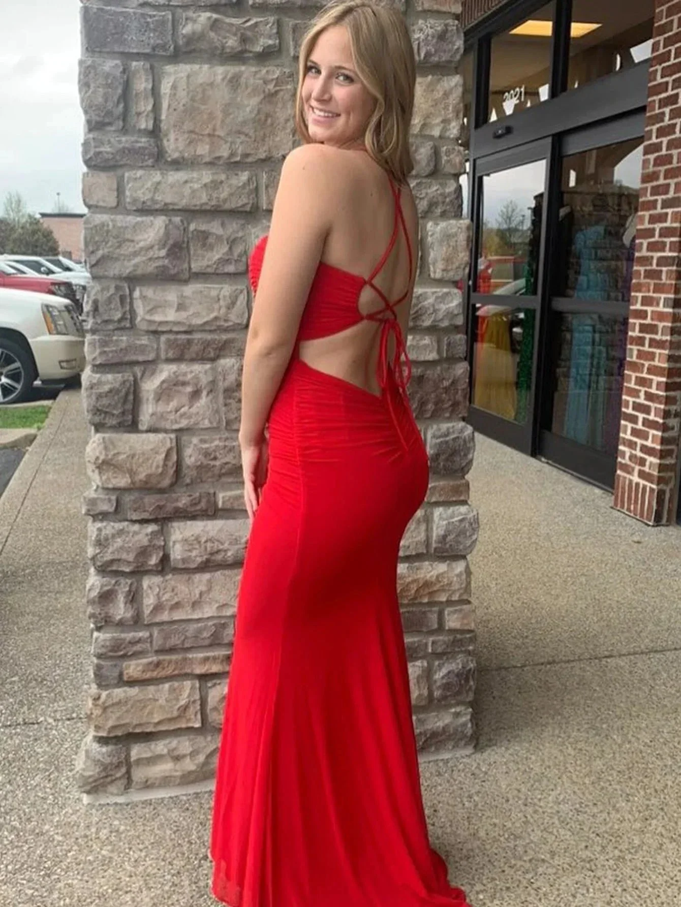 Red Sweetheart Neck Backless Cutout Mermaid Long Prom Dress - Image 2