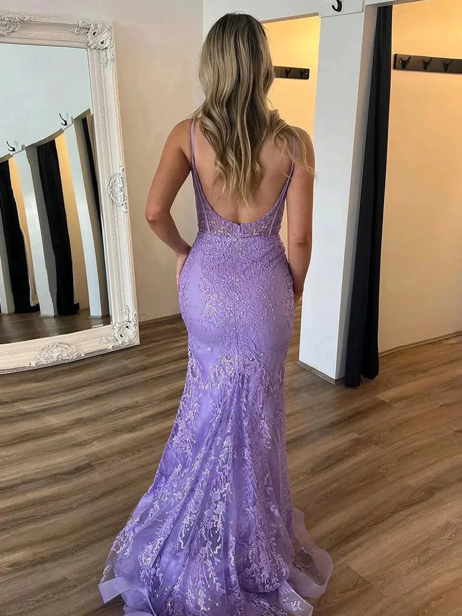 Rodney | Lilac V Neck Lace Mermaid Long Prom Dress With Appliques - Image 2
