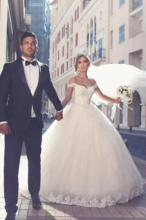 Romantic White Long A-line Off The Shoulder Sweetheart Wedding Dresses With Lace - Image 2