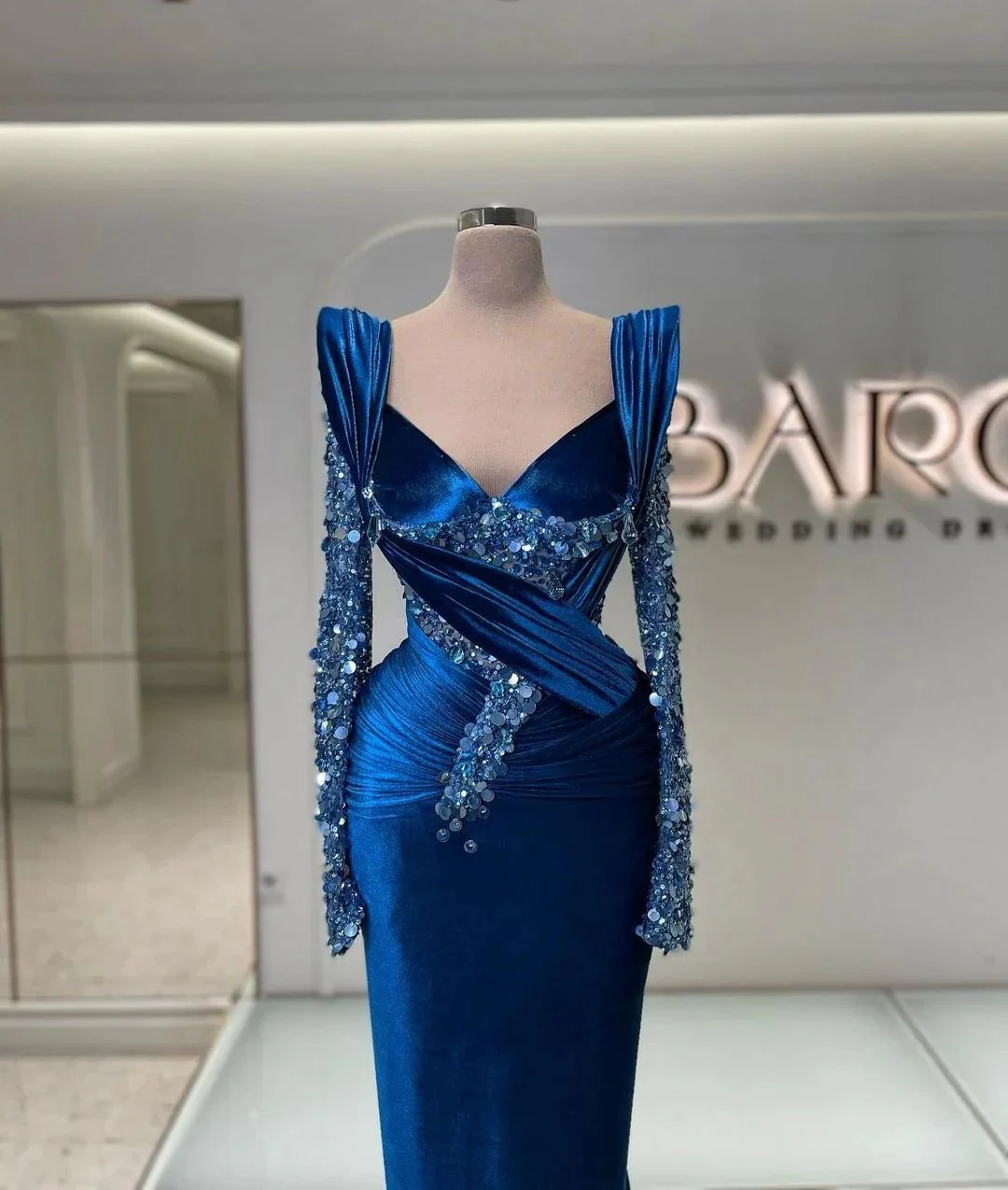 Royal Blue Mermaid Prom Dress with Elegant Long Sleeves and Sparkling Beadwork - Image 2