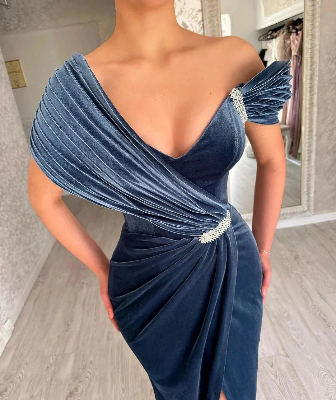 Ruffles Split Front One Shoulder Elegant Prom Dress with Beadings - Image 4