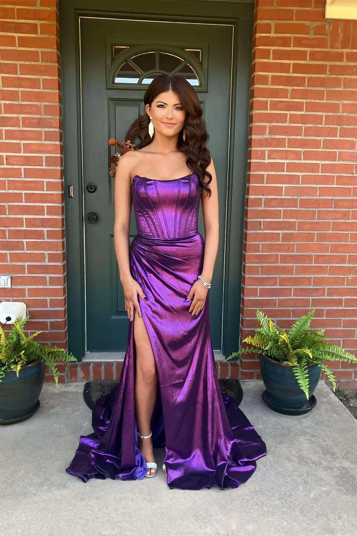 Serilda | Dark Green Strapless Sheath Satin Long Prom Dress With Split - Image 4