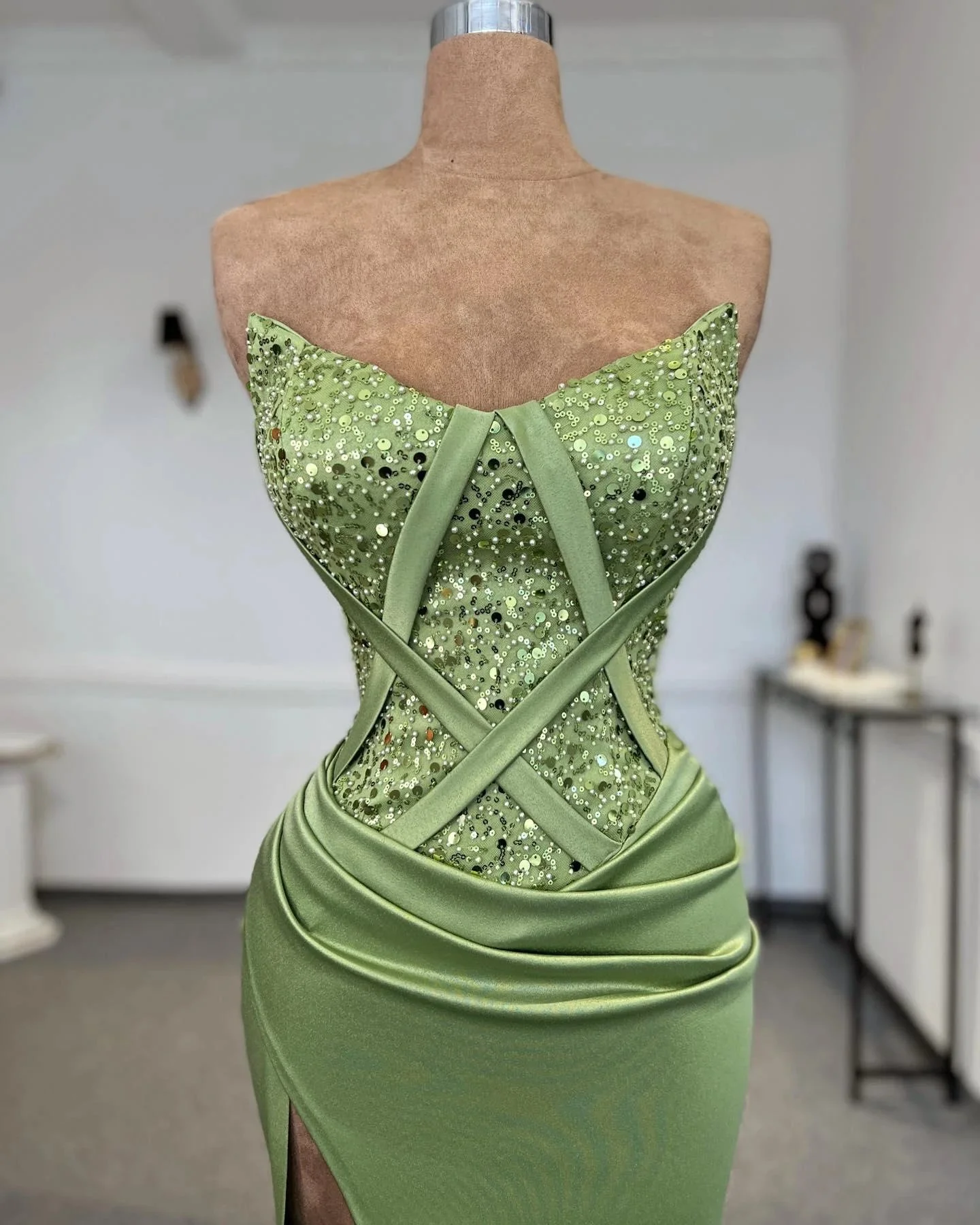 Sexy Column Strapless Sleeveless Sequined Satin Prom Dress Woman - Image 2