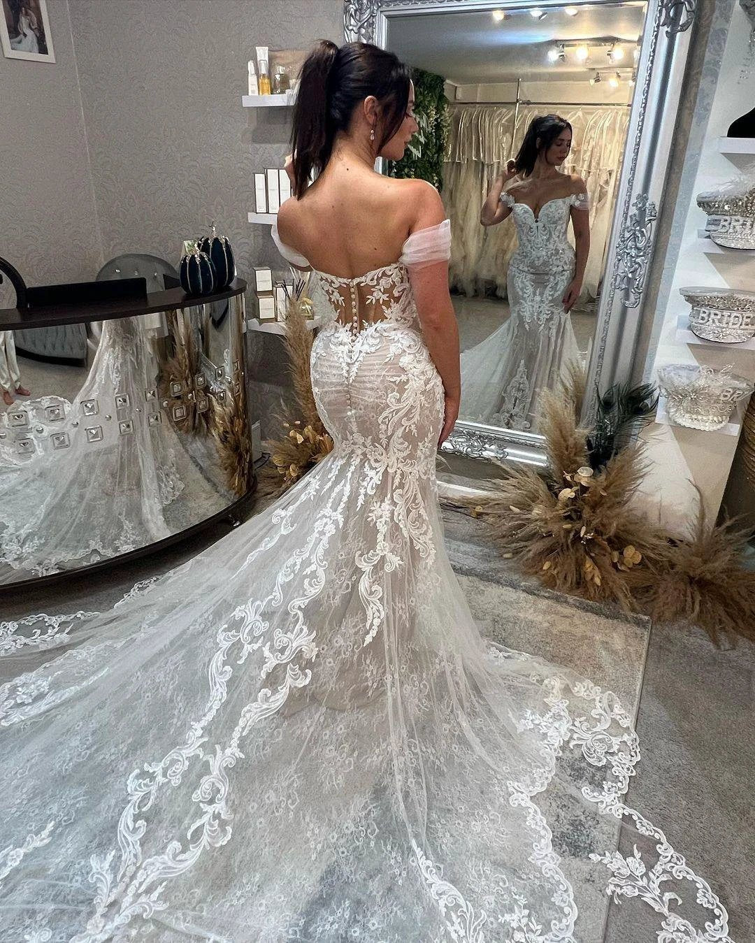 Sexy Floor Length Sweetheart Off-The-Shoulder Sleeveless Mermaid Lace Wedding Dress - Image 2