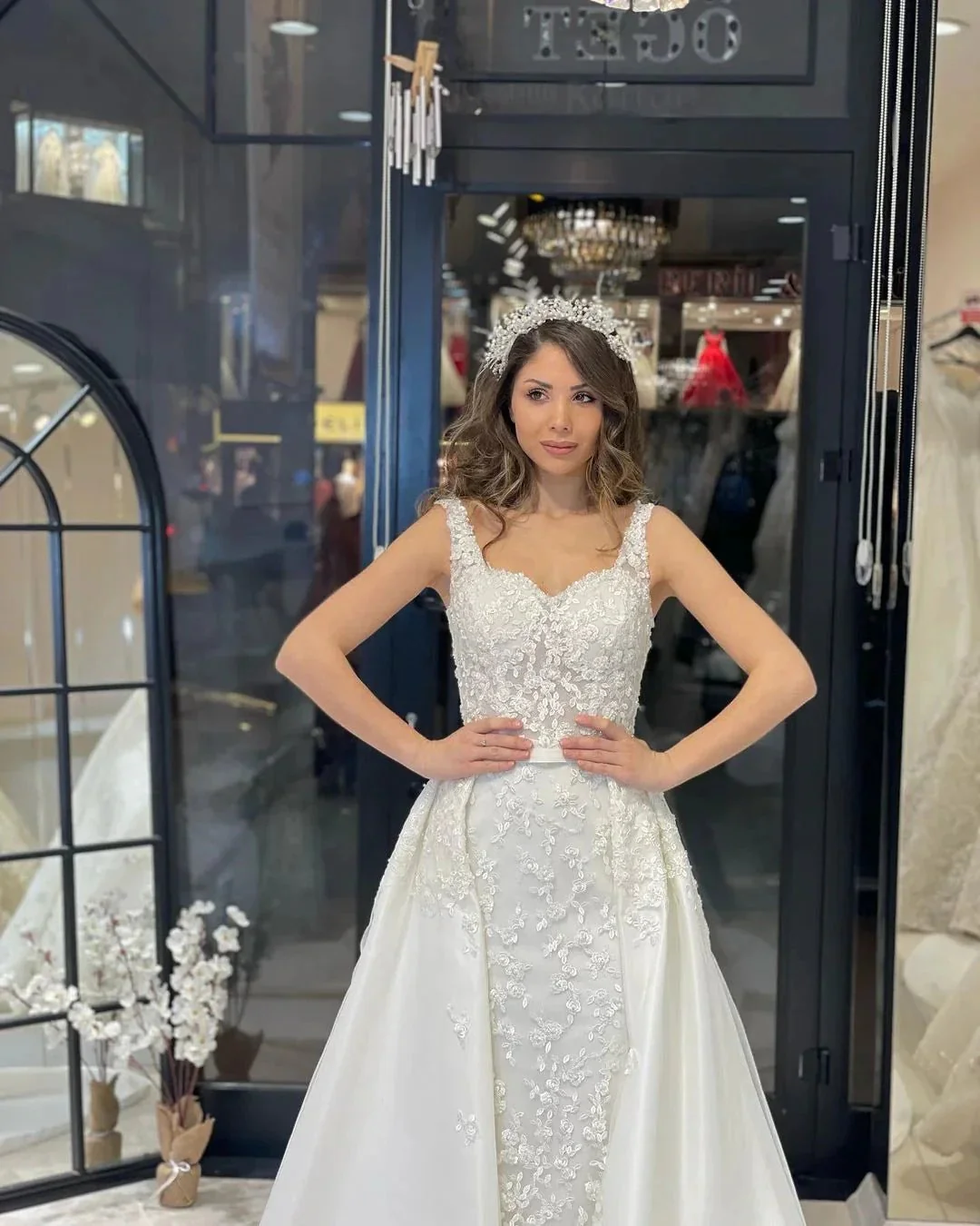 Sexy Floor Length Sweetheart Traps Sleeveless Mermaid Lace Weddding Dress with Court Train - Image 3