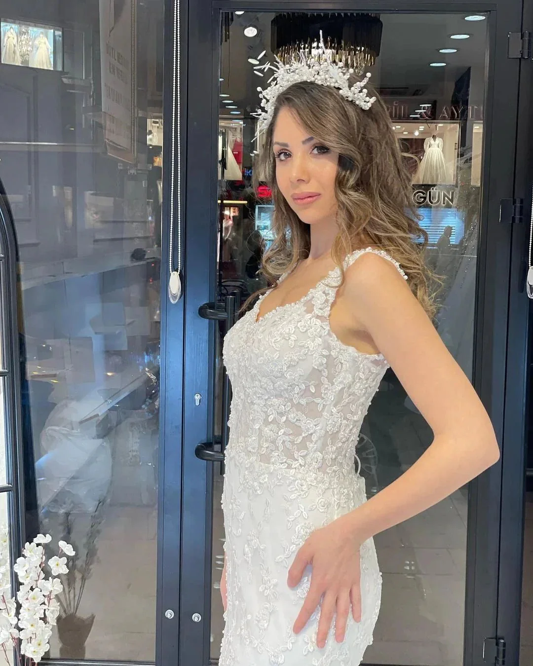 Sexy Floor Length Sweetheart Traps Sleeveless Mermaid Lace Weddding Dress with Court Train - Image 5