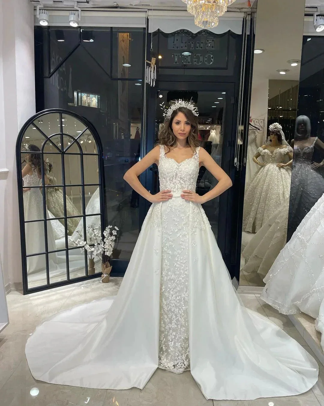 Sexy Floor Length Sweetheart Traps Sleeveless Mermaid Lace Weddding Dress with Court Train - Image 6