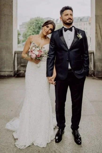 Sexy Spaghetti Strap Sleeveless Mermaid Lace Wedding Dresses with Chapel Train - Image 4