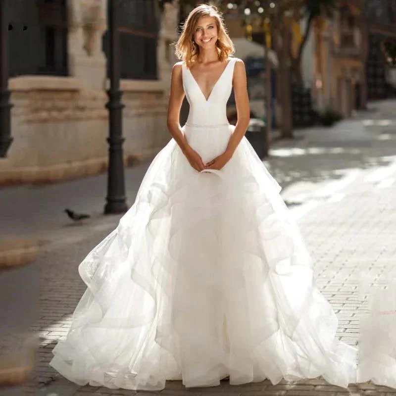 Sexy V-Neck Backless A-line Wedding Dress Romantic Organza Sleeveless Trouwjurk Simple Spaghetti Straps Bride Party