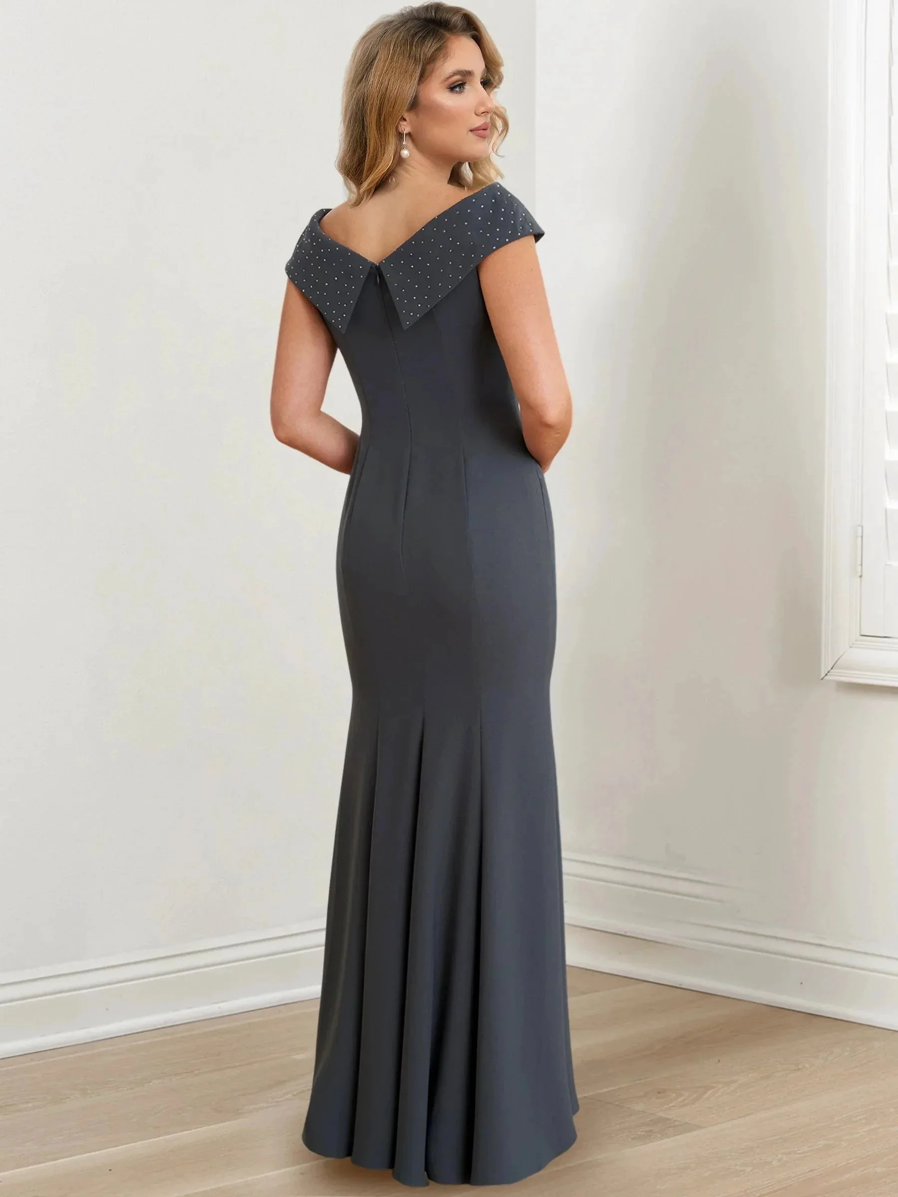 Sheath/Column Jewel Neck Floor-Length Mother of the Bride Dresses - Image 2