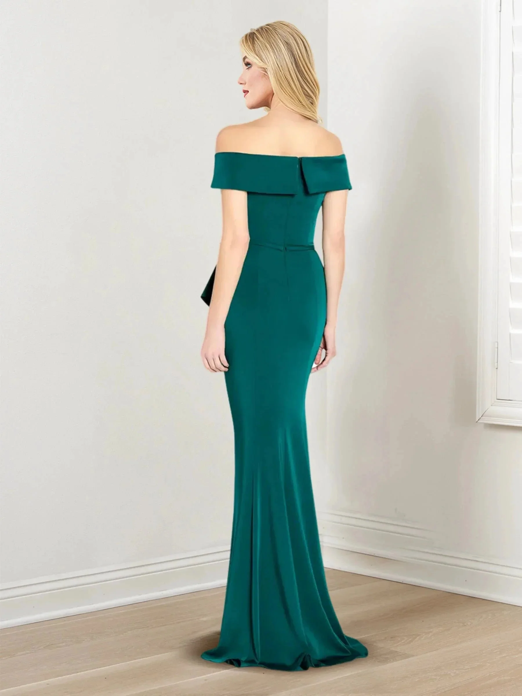 Sheath/Column Off-the-Shoulder Sleeveless Mother of the Bride Dresses - Image 2