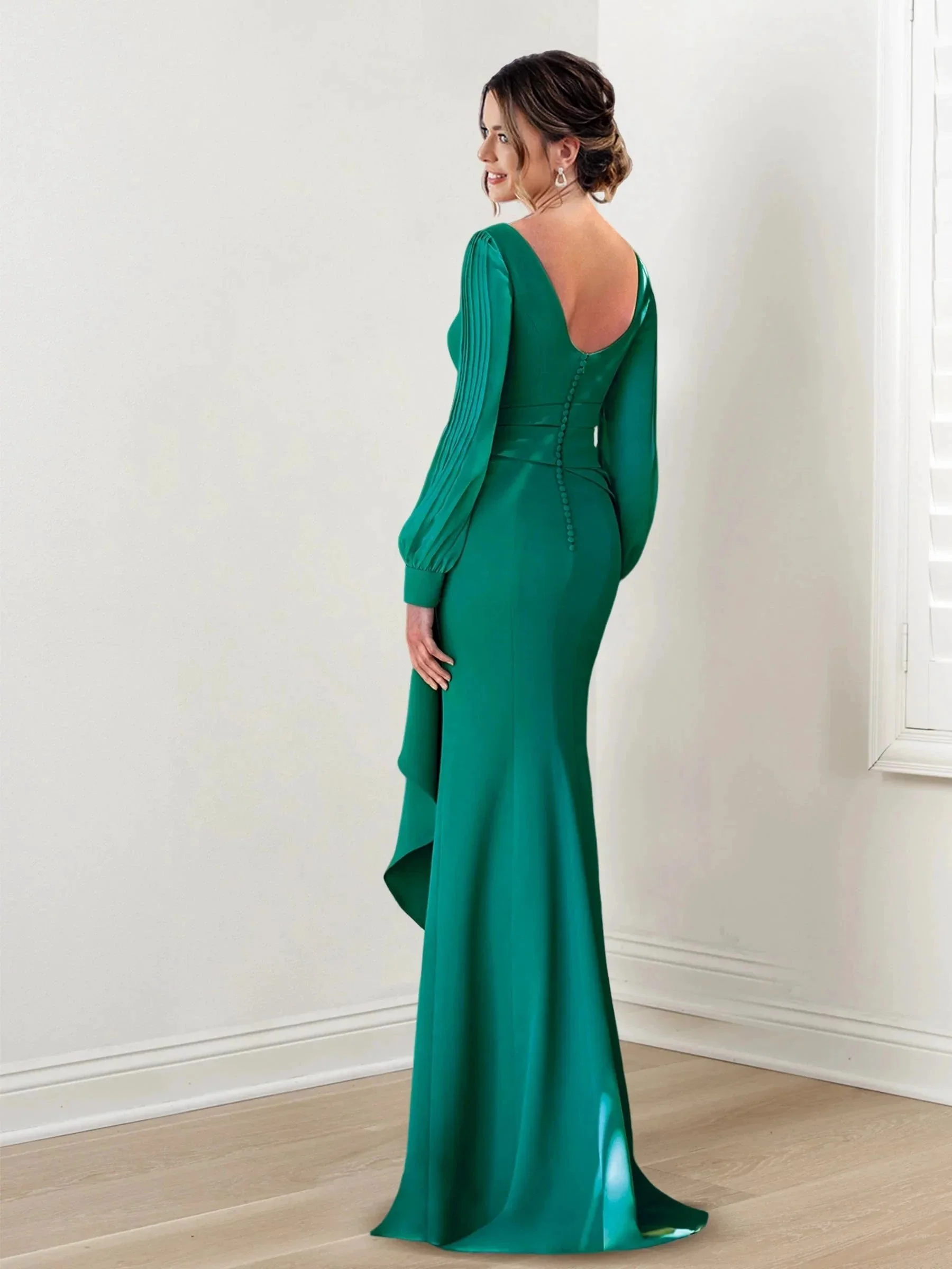 Sheath/Column Scoop Sleeveless Mother of the Bride Dresses - Image 2