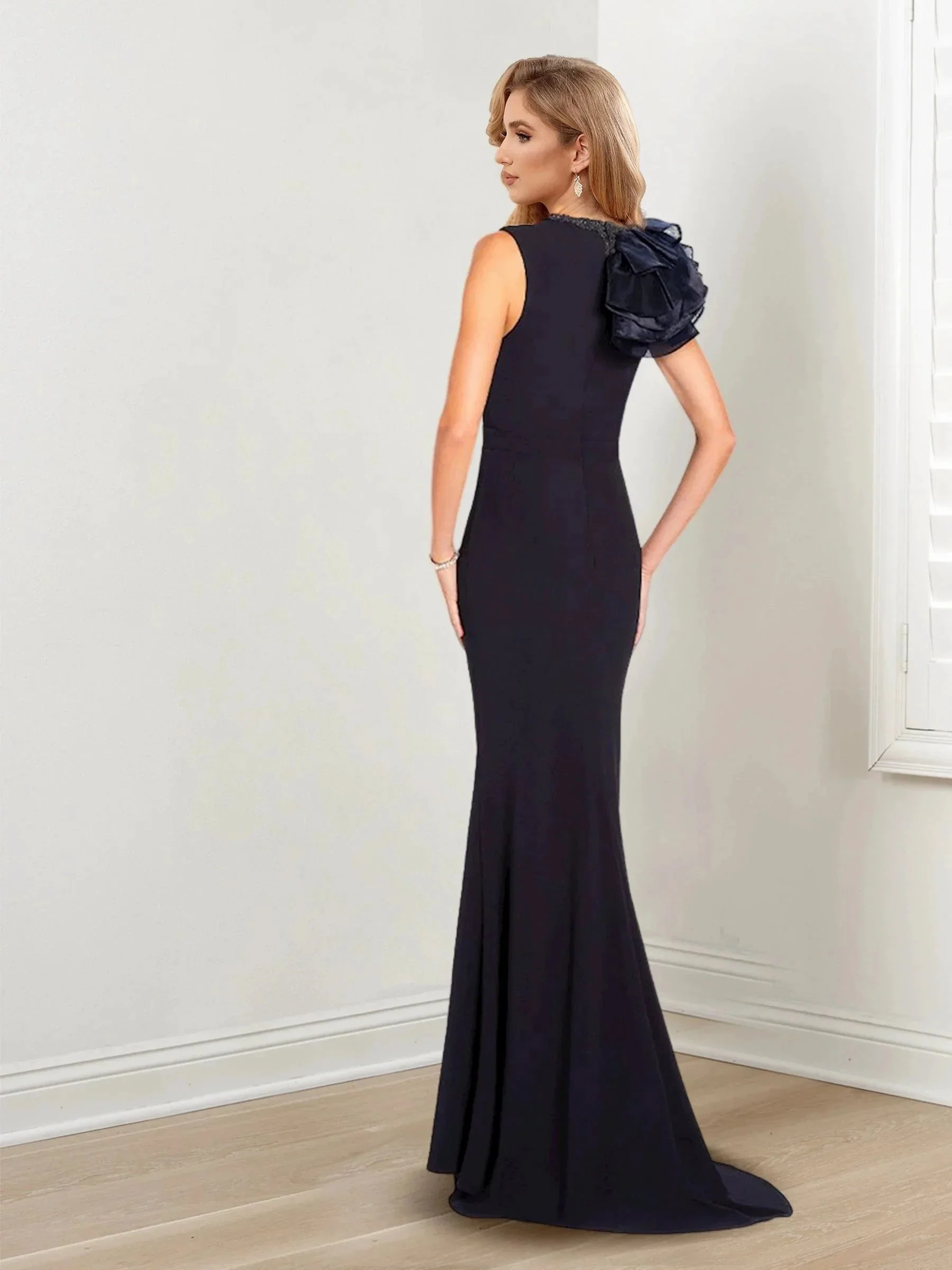 Sheath/Column V-Neck Sleeveless Mother of the Bride Dresses - Image 2