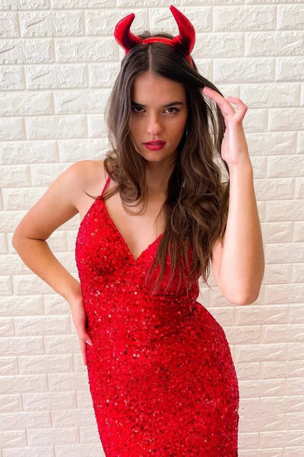 Shiny Red Long Mermaid V-neck Sequined Backless Formal Prom Dresses - Image 3
