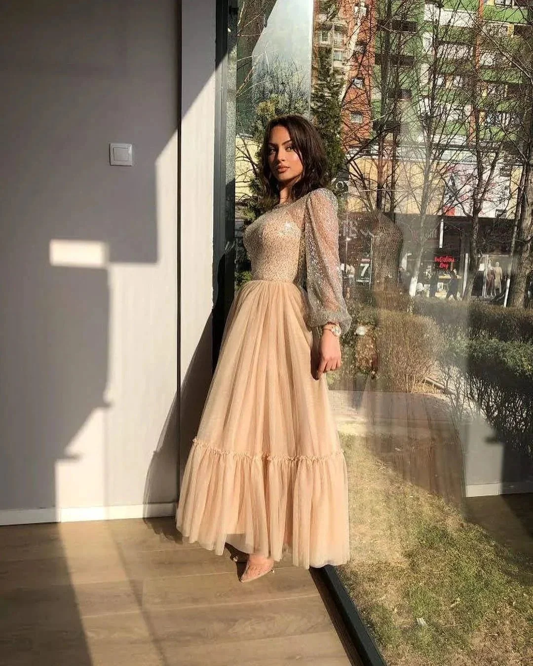 Short A-line Bateau Sequins Tea-length Tulle Prom Dresses with Sleeves - Image 3