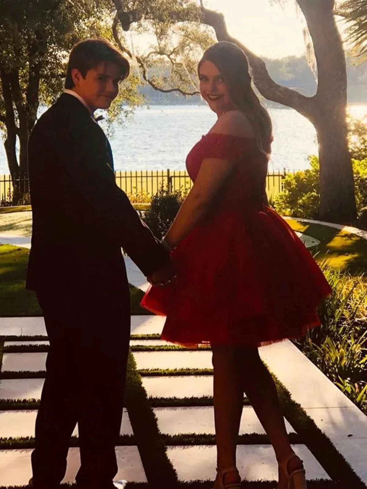 Short A-line Off the Shoulder Lace Tulle Red Prom Homecoming Dresses - Image 3