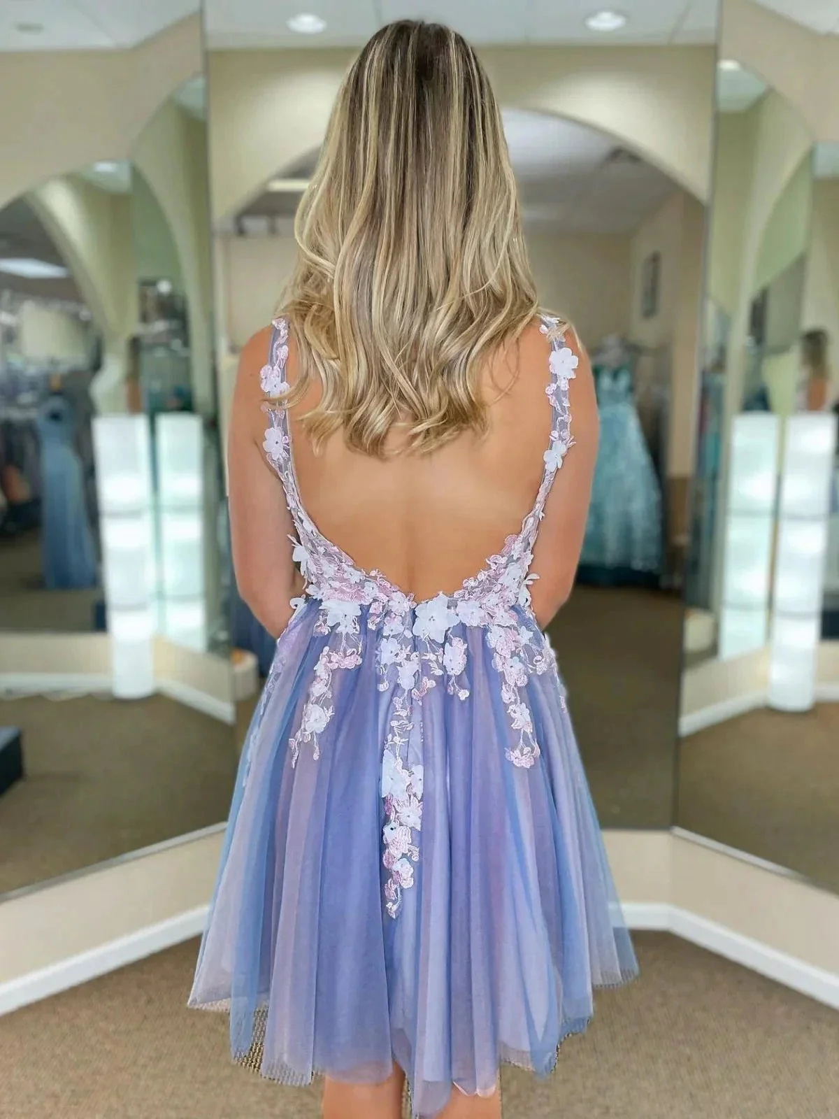 Short A-line V-neck Lace Floral Tulle Backless Formal Prom Homecoming Dresses - Image 2