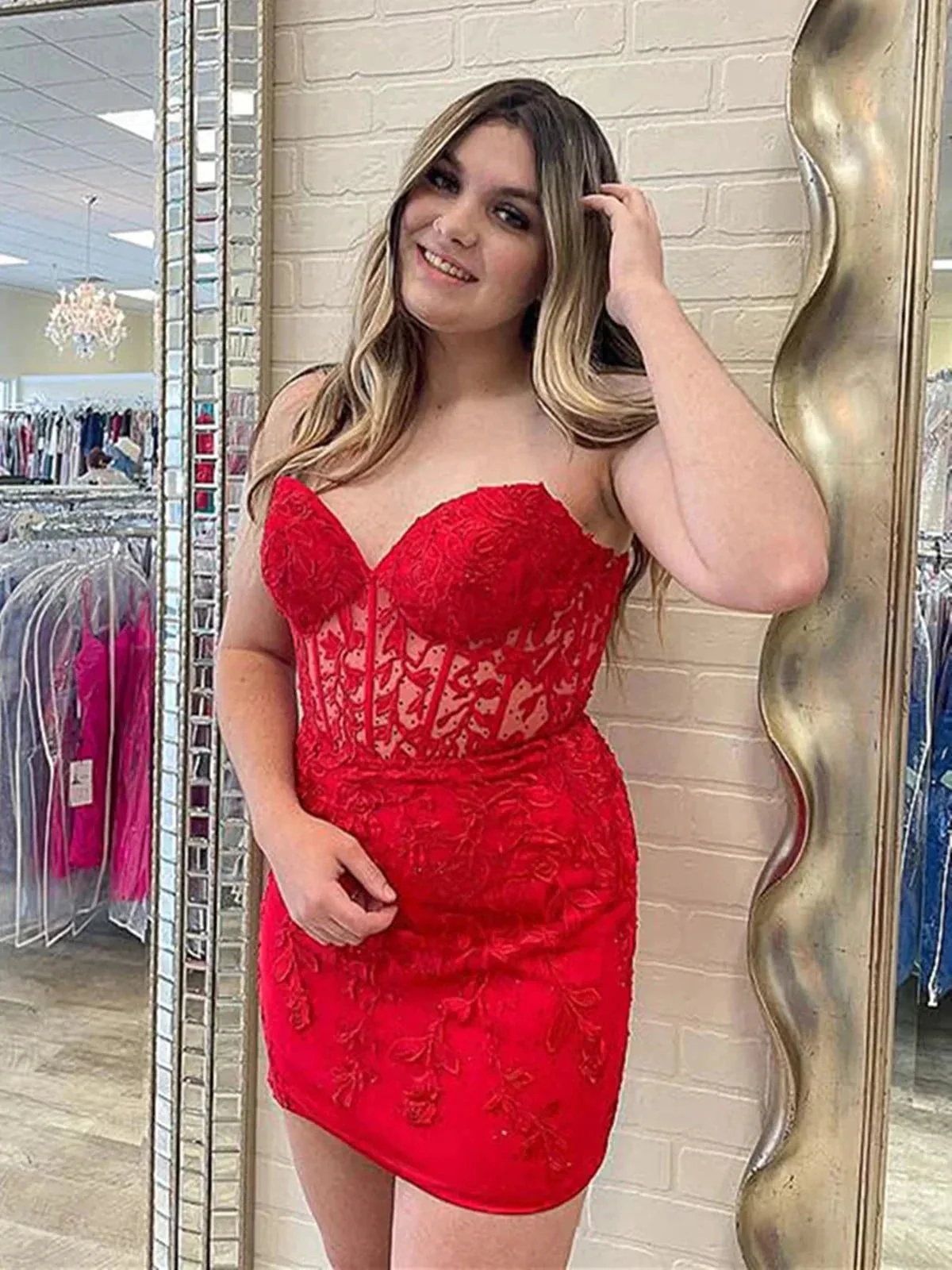 Short Mermaid Sweetheart Lace Prom Dress Red Homecoming Dresses - Image 2