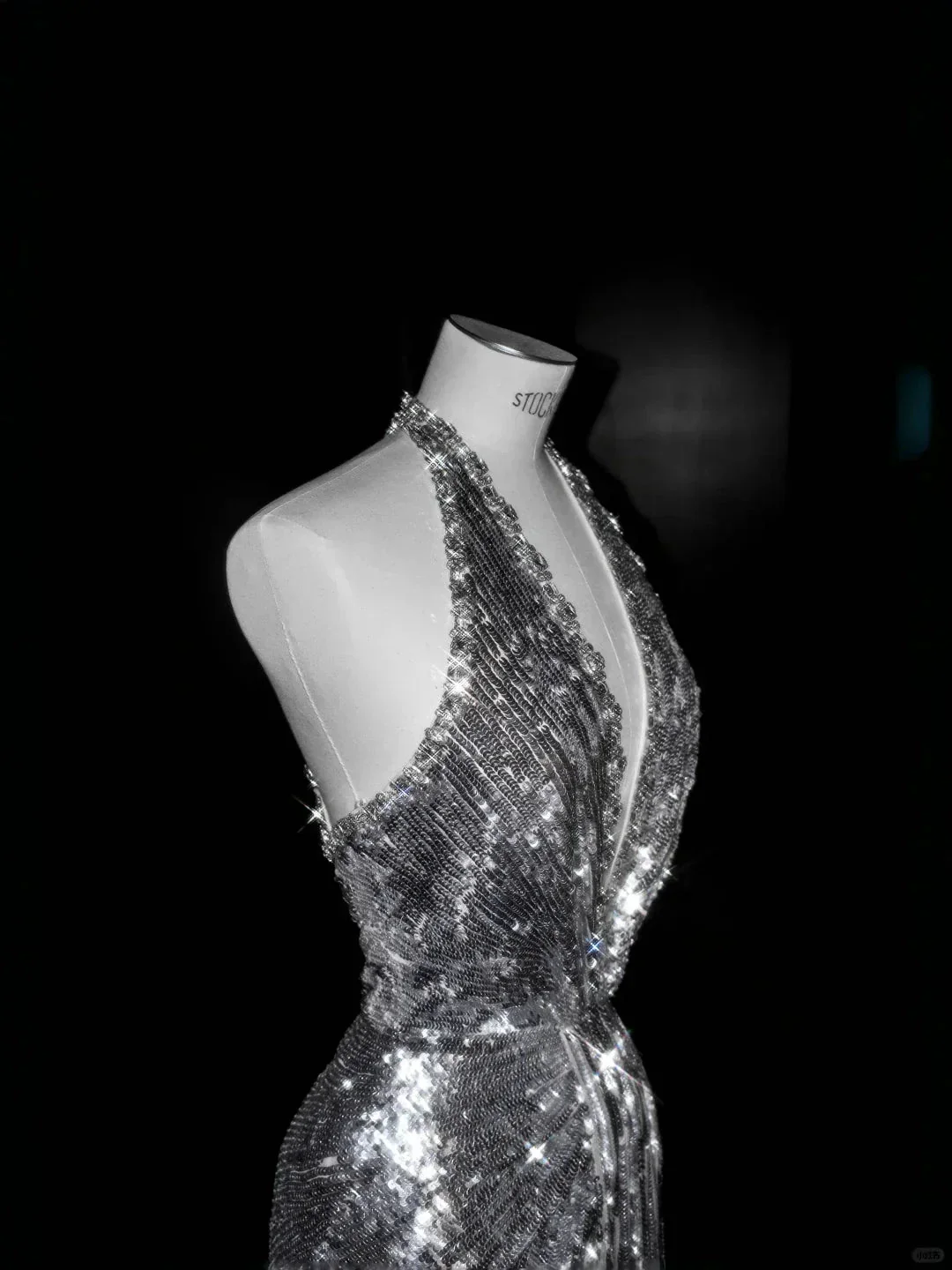 Sparkly Silver Deep V Halter Sequins Beaded Backless Evening Dress Mermaid Prom Dress Y8687 - Image 2