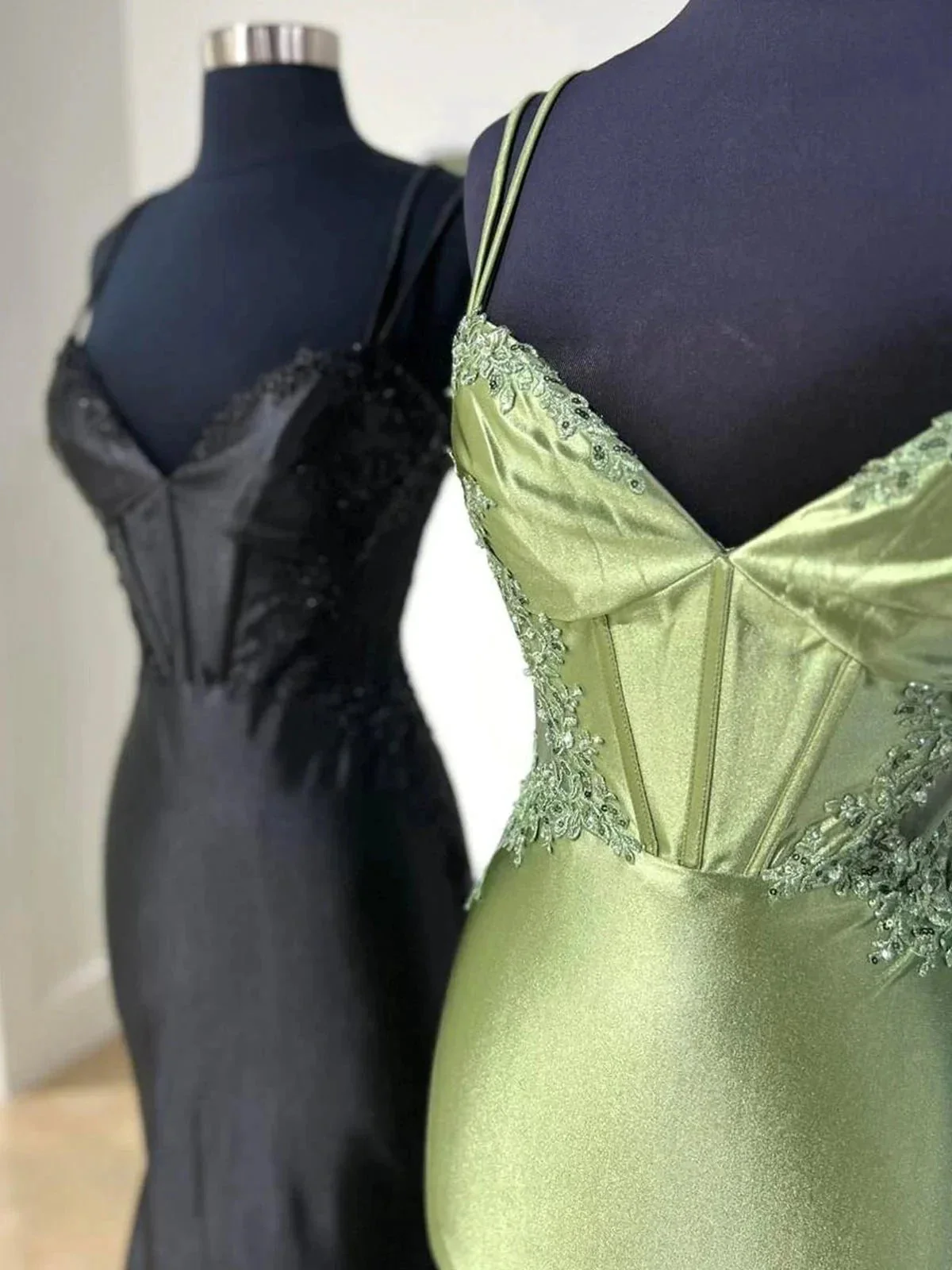 Simmy | Double Straps Appliques Mermaid Satin Prom Dress - Image 3