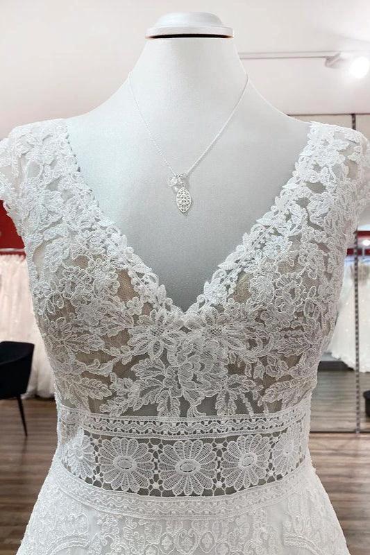 Simple Long A-line V-neck Tulle Appliques Lace Wedding Dress - Image 3