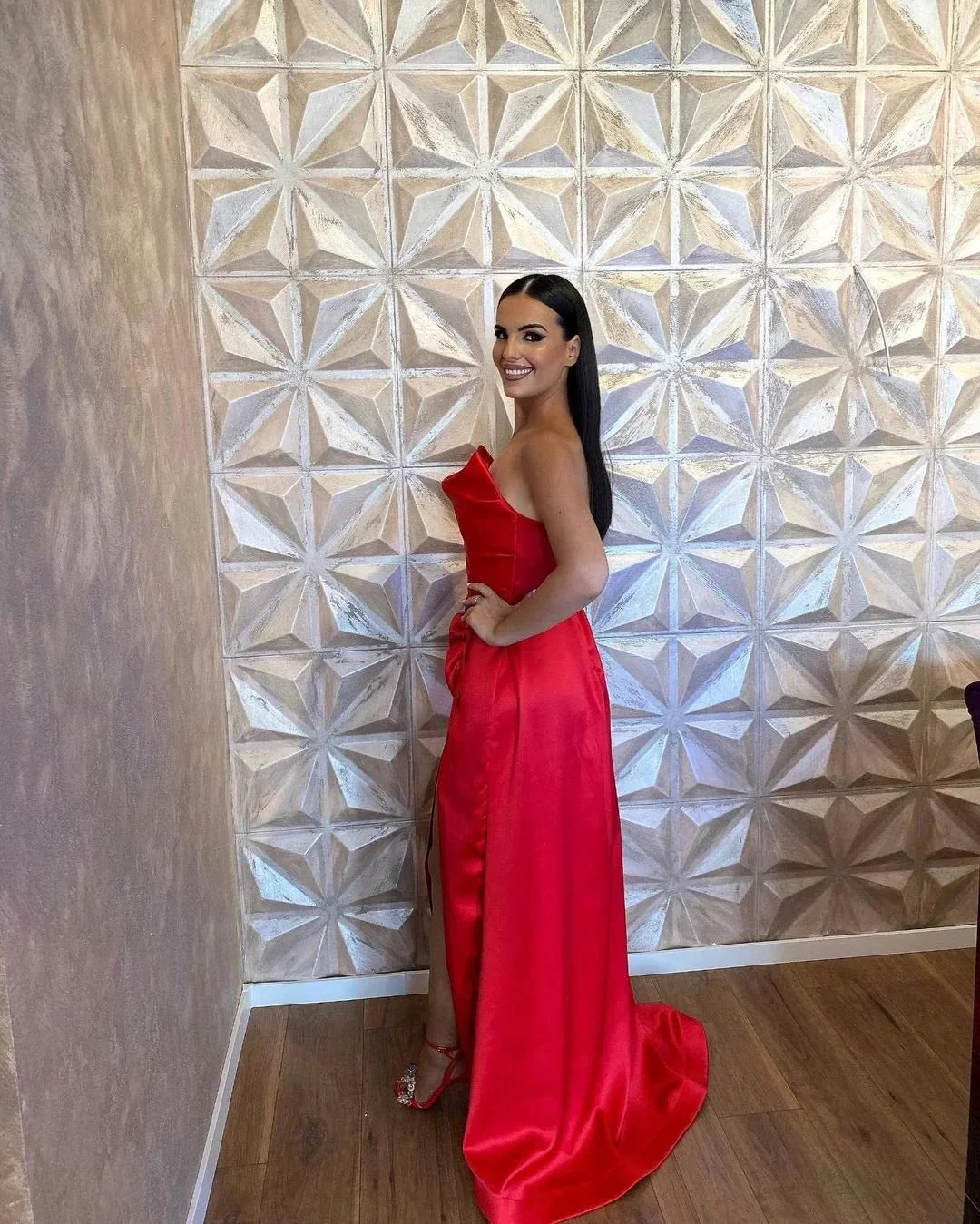 Simple Long Red A-line Satin Sleeveless Floor Length Prom Dress With Slit - Image 3