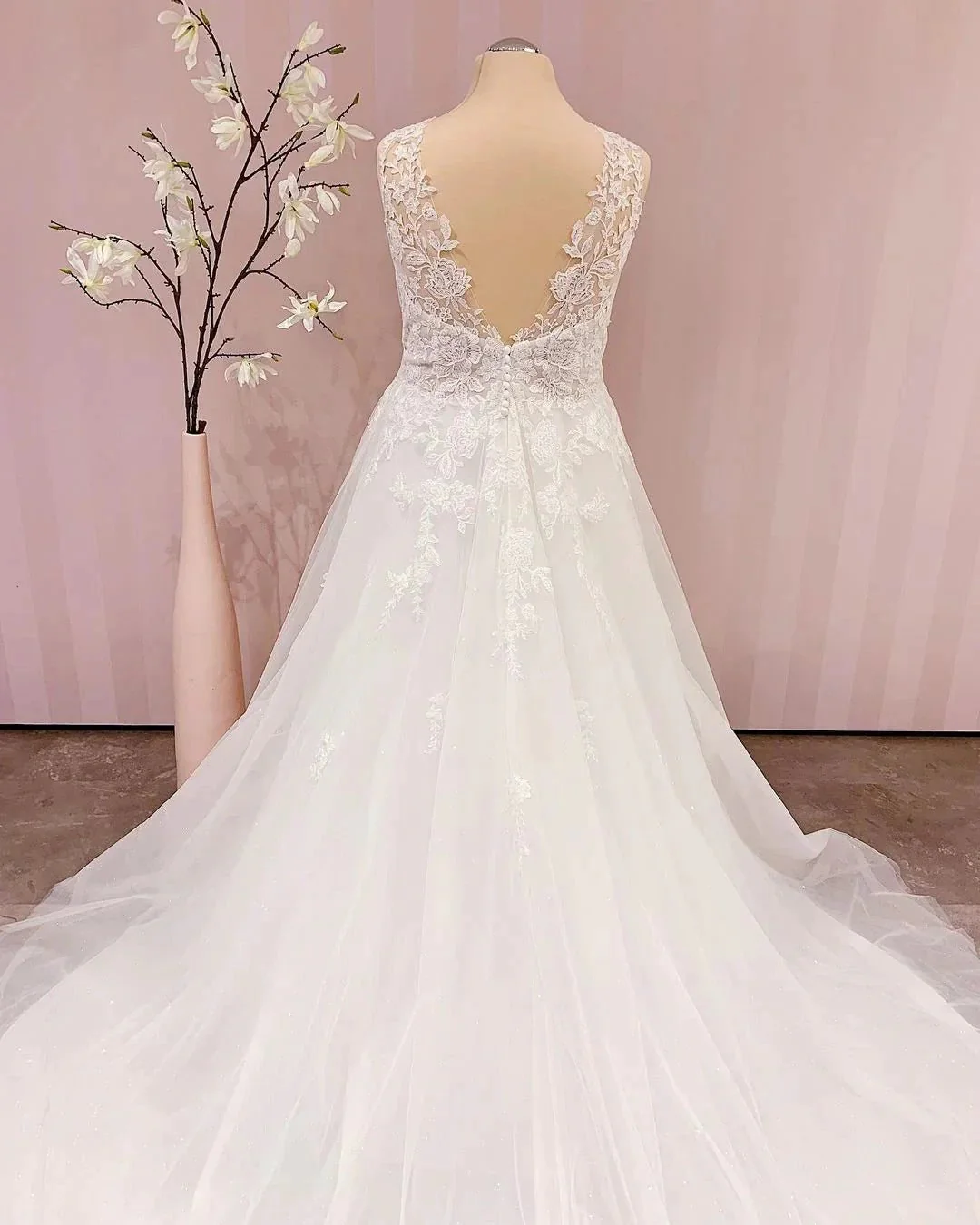Simple Long V-neck A-Line Backless Wedding Dress With Appliques Lace - Image 3