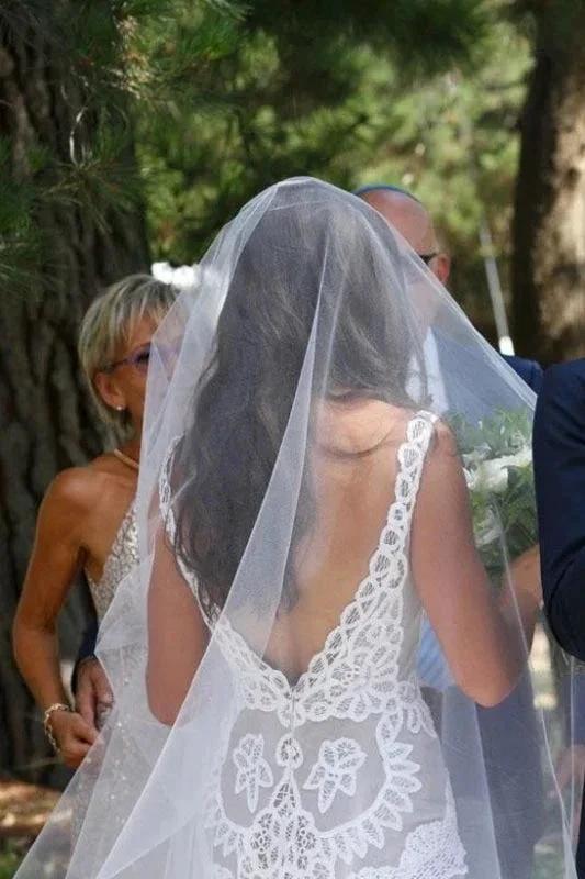 Simple Neck Sleeveless Pretty Mermaid Lace V Back Beach Elegant Wedding Dresses - Image 2