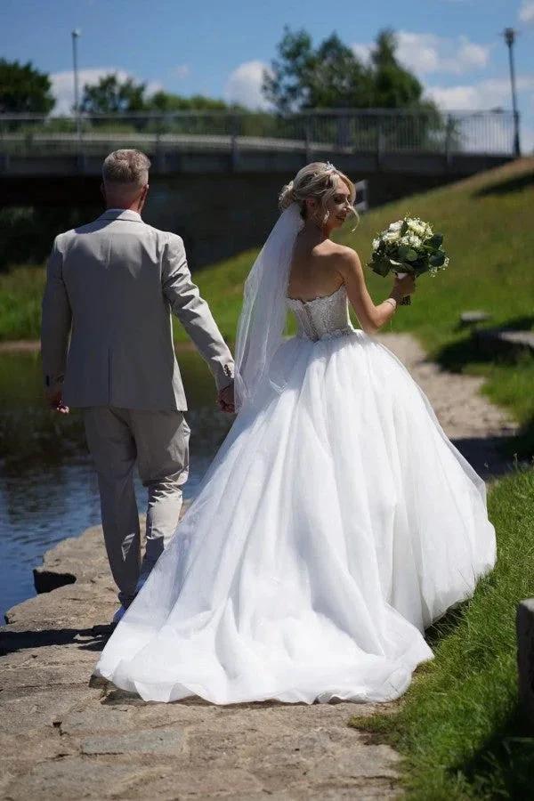 Simple Princess Long A-line Sleeveless Wedding Dresses With Lace - Image 2