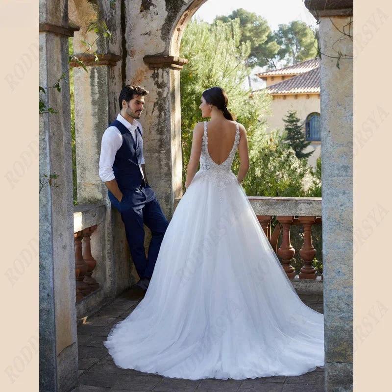 Sleeveless Wedding Dress For Women Tulle V-Neck Bridal Gown Illusion Backles A-line Vestido De Noiva Spaghetti Straps - Image 2