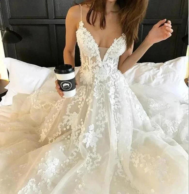 Spaghetti Strap V Neck Beach Court Train Tulle Elegant Wedding Dresses with Lace - Image 3