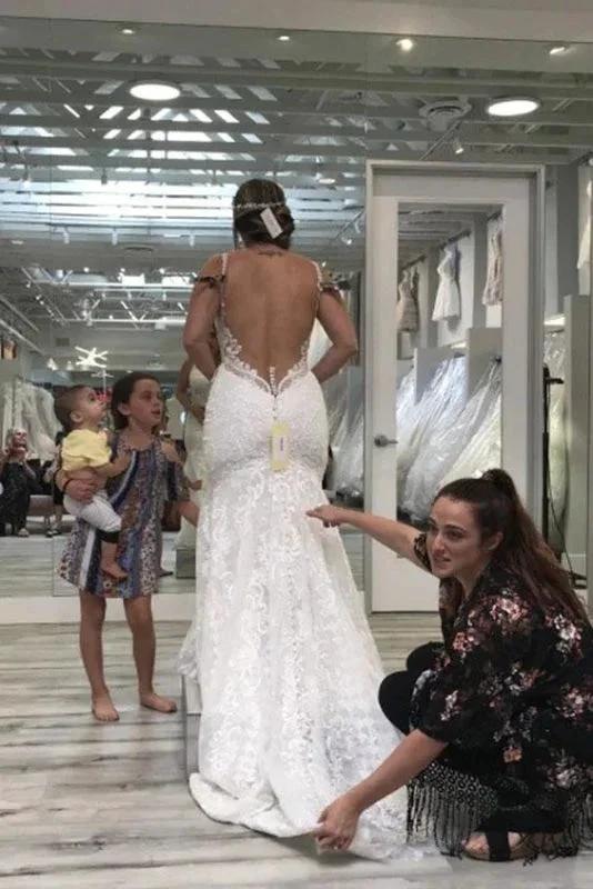 Spaghetti Straps Pretty Mermaid V Neck Backless Lace Elegant Wedding Dresses - Image 3
