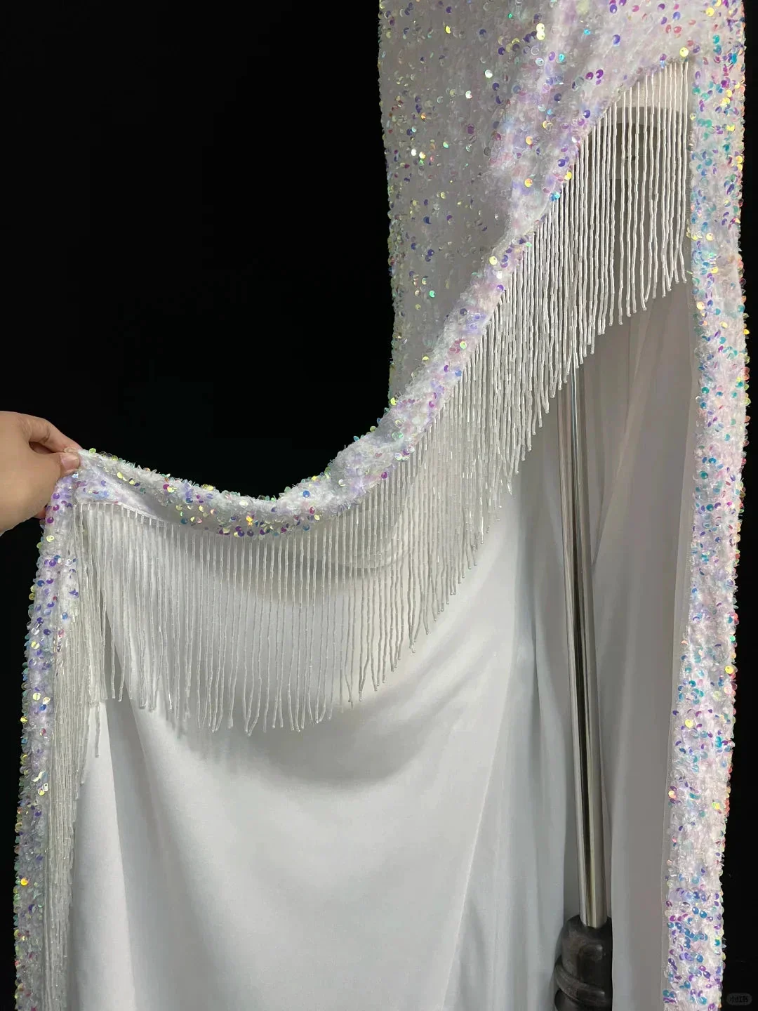 Sparkly White Spaghetti Straps Sequins Prom Dress Mermaid Slit Tassel Evening Dress Y8648 - Image 4