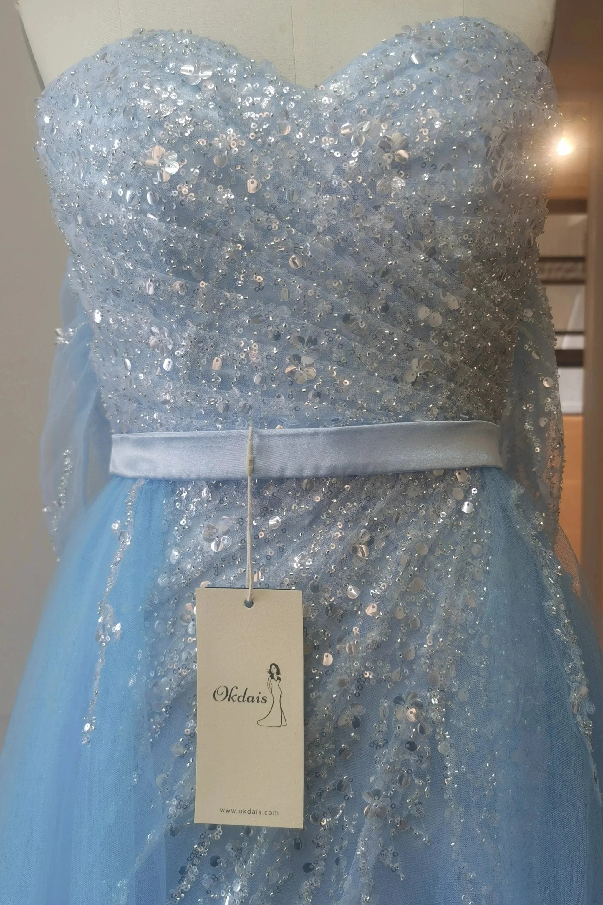 Split Front Sky Blue Off-the-Shoulder Tulle Prom Dress with Sequin Embellishments - Image 6