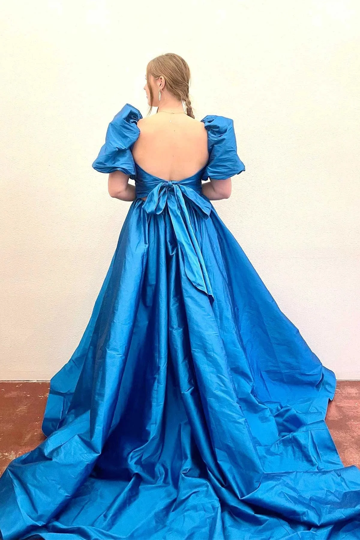 Lynette | Square Neck Fuchsia Puff Sleeves A-Line Prom Dress - Image 2