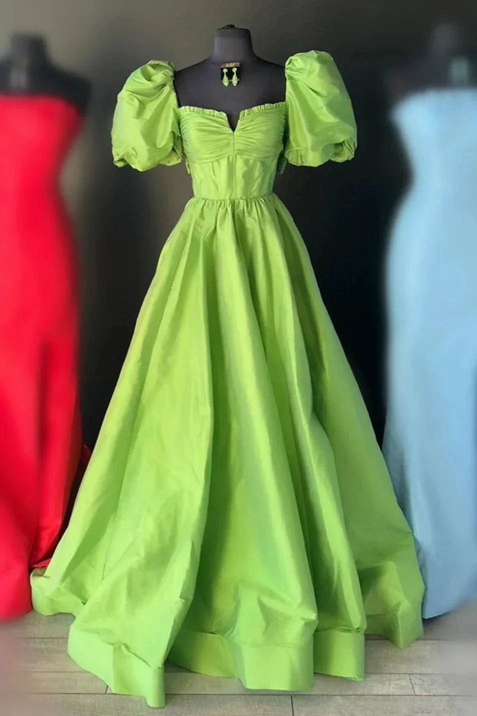 Lynette | Square Neck Fuchsia Puff Sleeves A-Line Prom Dress - Image 5
