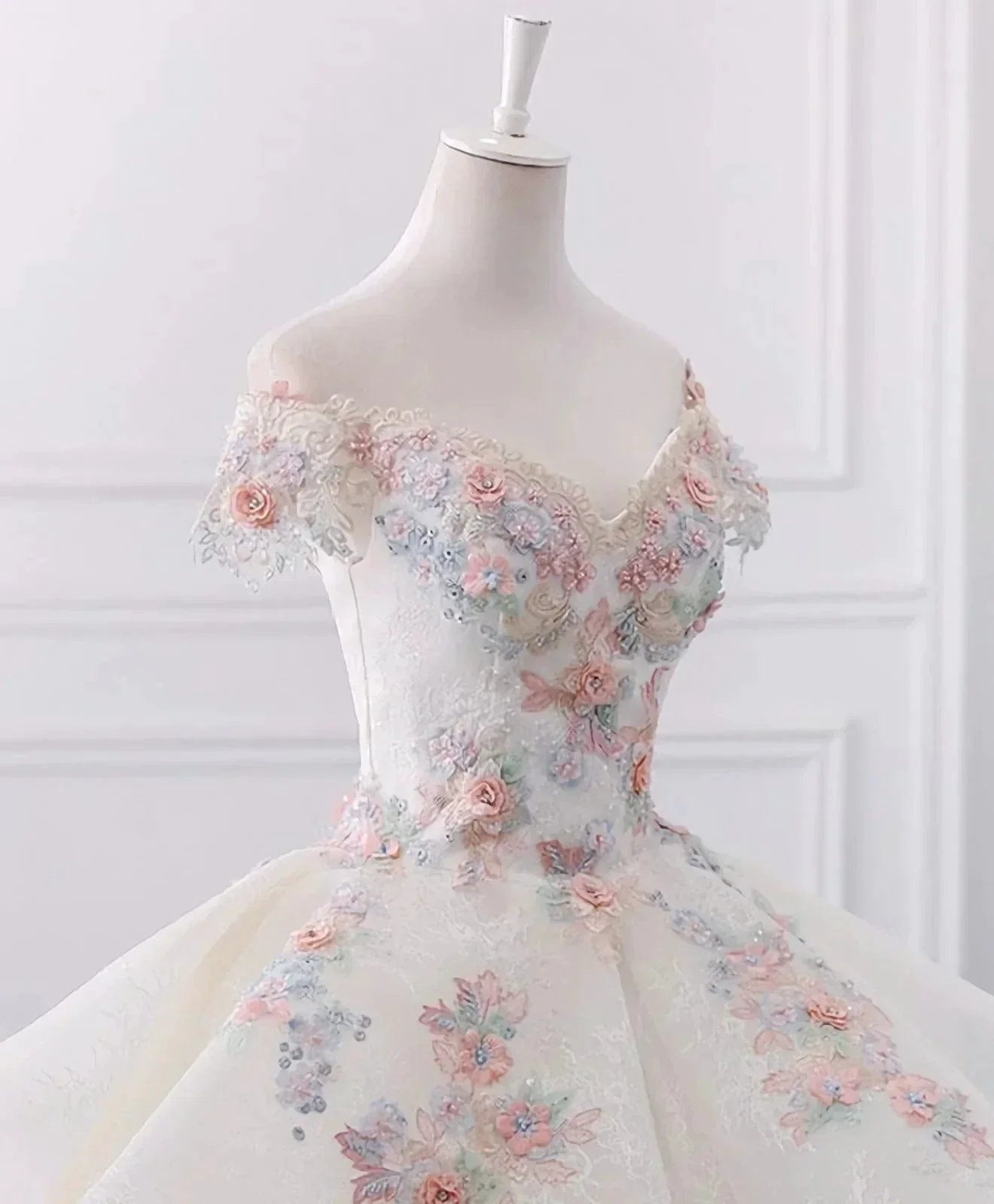 Stunning Off The Shoulder Flower Ball Gown Lace Wedding Dress Y1145 - Image 5
