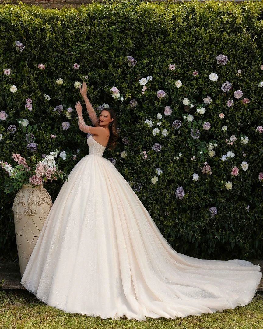 Sweetheart Long A-line Princess Glitter Sleeveless Lace Wedding Dress With Train - Image 2