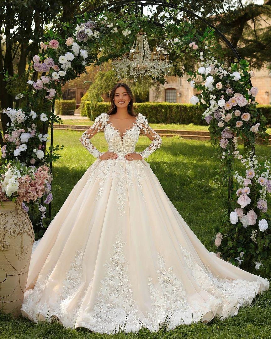 Sweetheart Long Ivory Princess Long Sleeves Appliques Wedding Dress With Train - Image 3