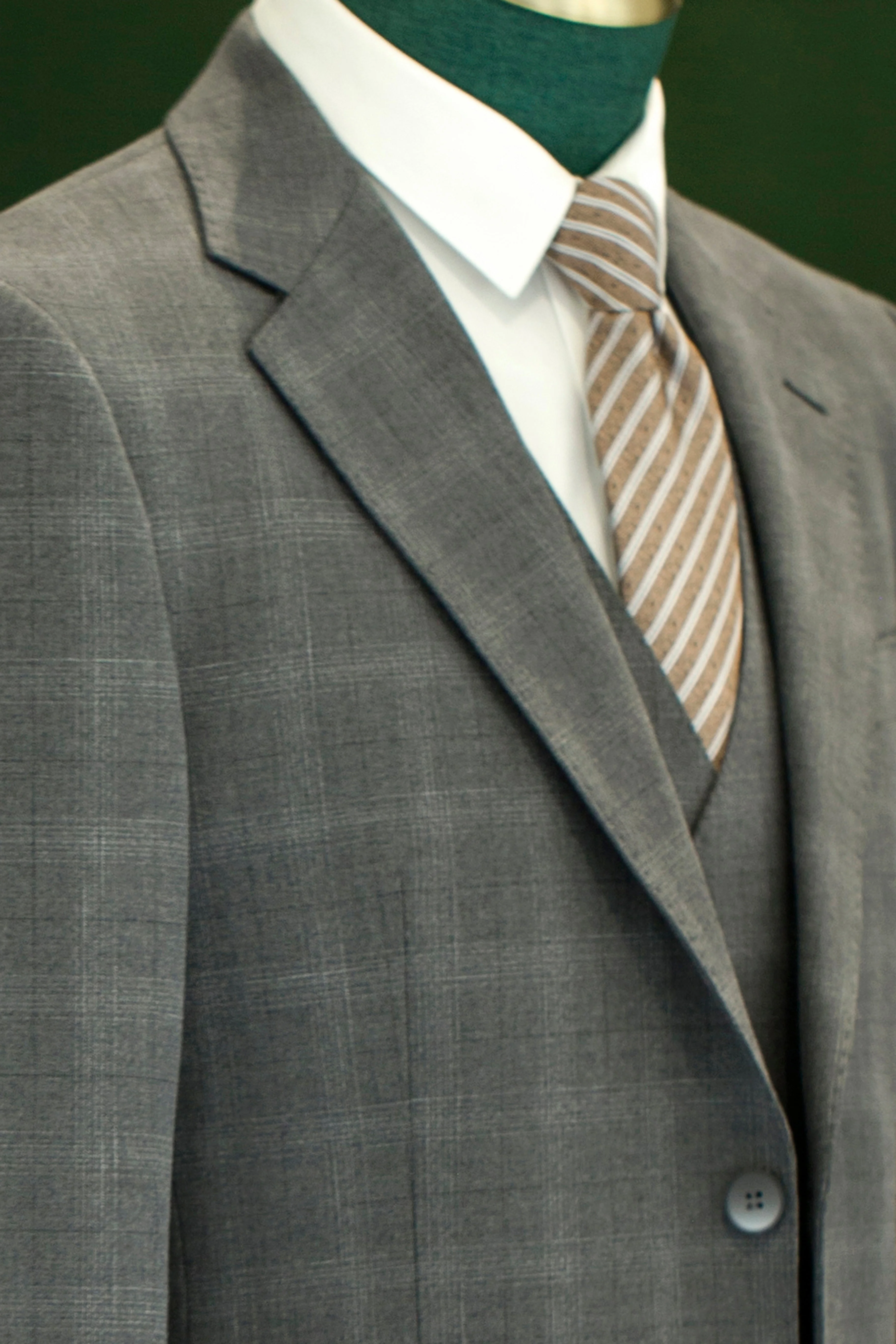 Solid Grey Three Piece Wool Suit For Groom And Business - Image 2
