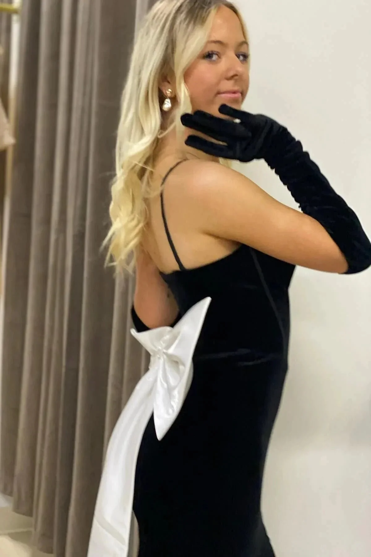 Thyra | Black Spaghetti Straps Bow-Back Velvet Long Dress - Image 3