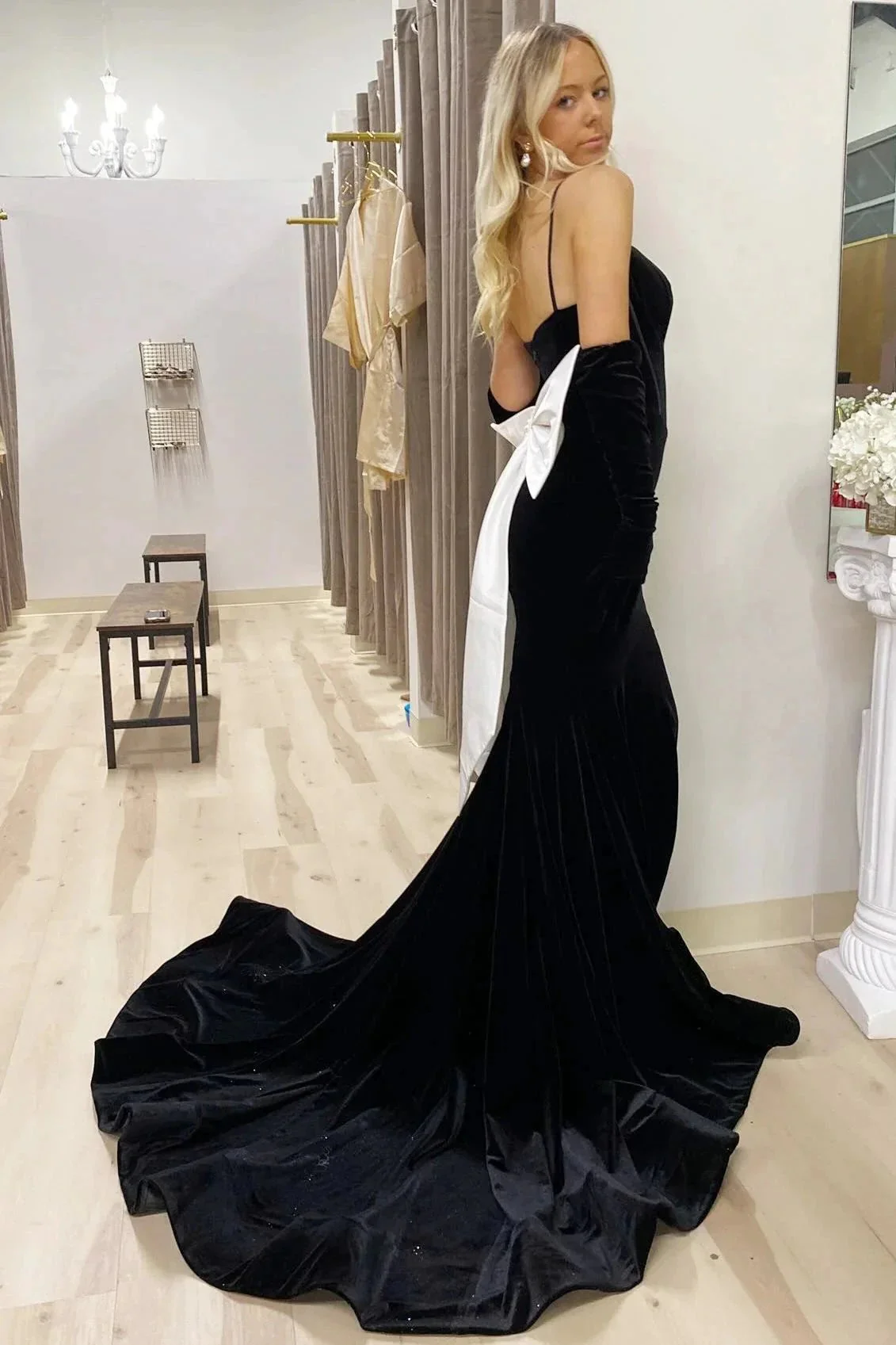 Thyra | Black Spaghetti Straps Bow-Back Velvet Long Dress - Image 4