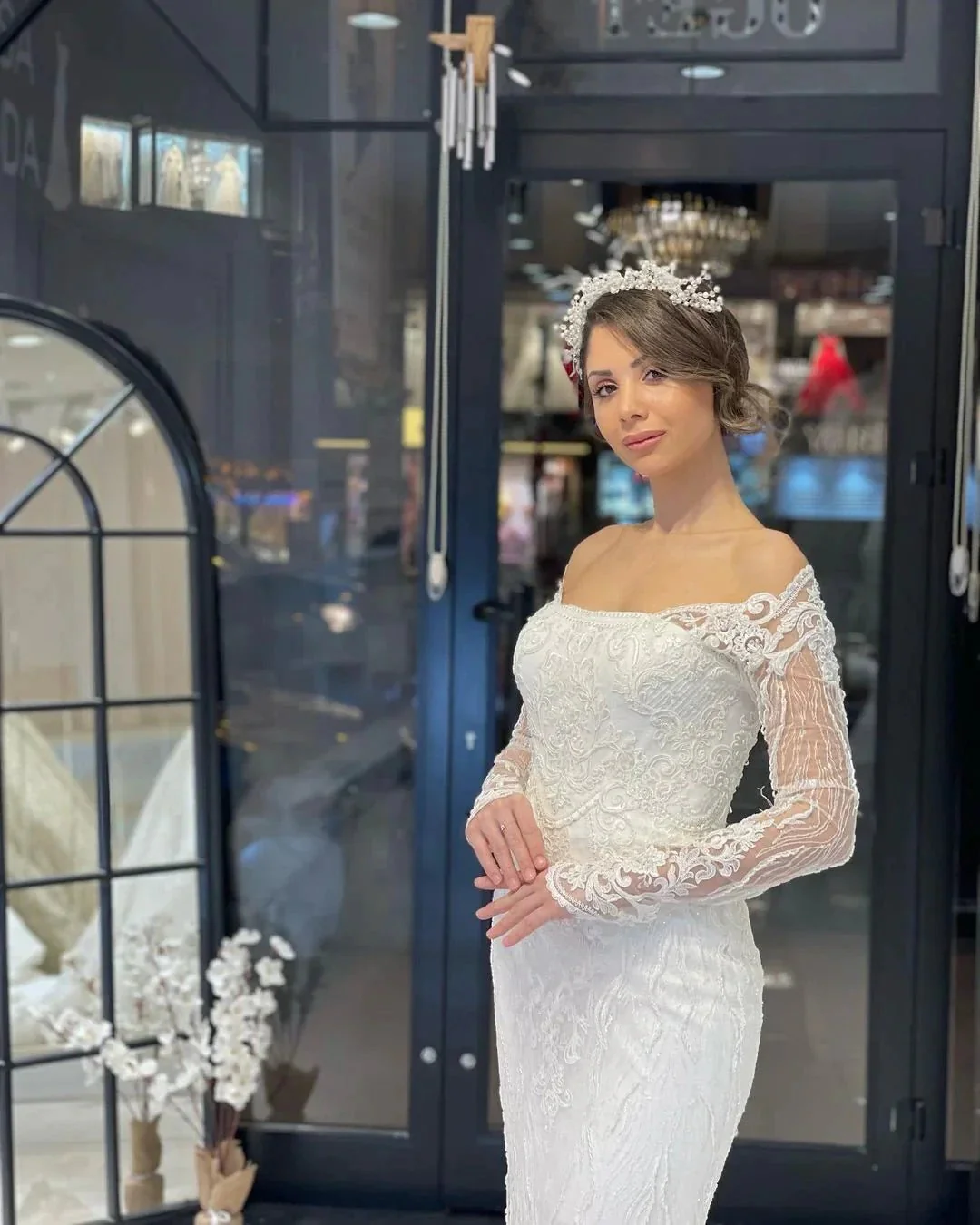 Trendy Floor Length Long Sleeves Mermaid Lace Wedding Dress - Image 2