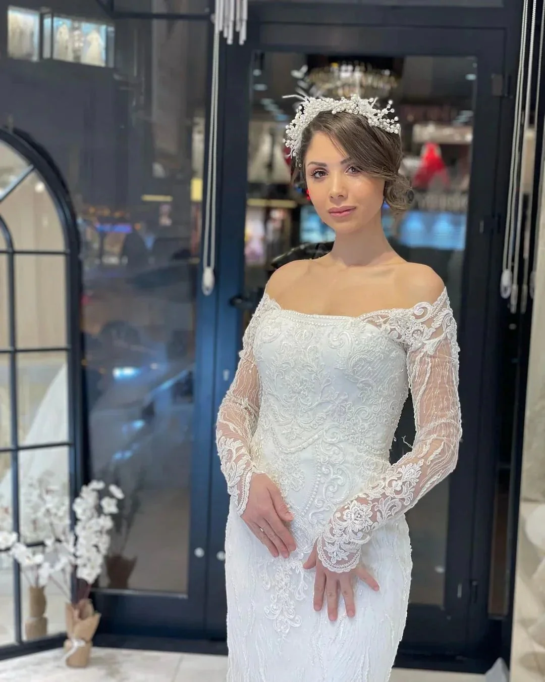 Trendy Floor Length Long Sleeves Mermaid Lace Wedding Dress - Image 3