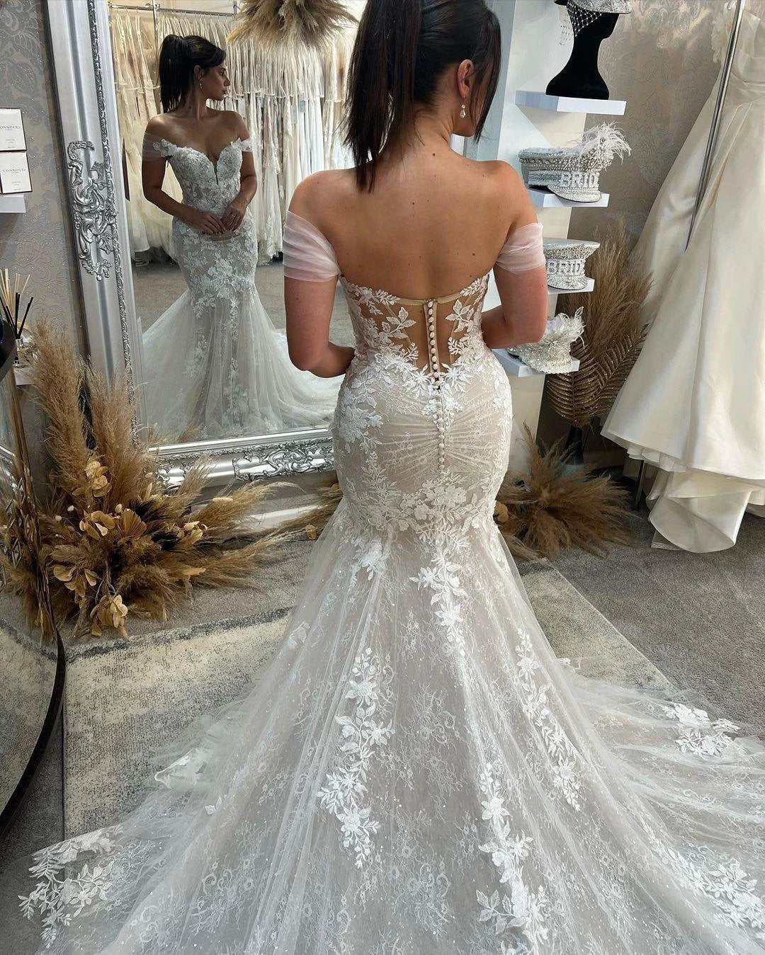 Trendy Floor Length Sweetheart Sleeveless Off-The-Shoulder Lace Wedding Dress with Chapel Train - Image 4
