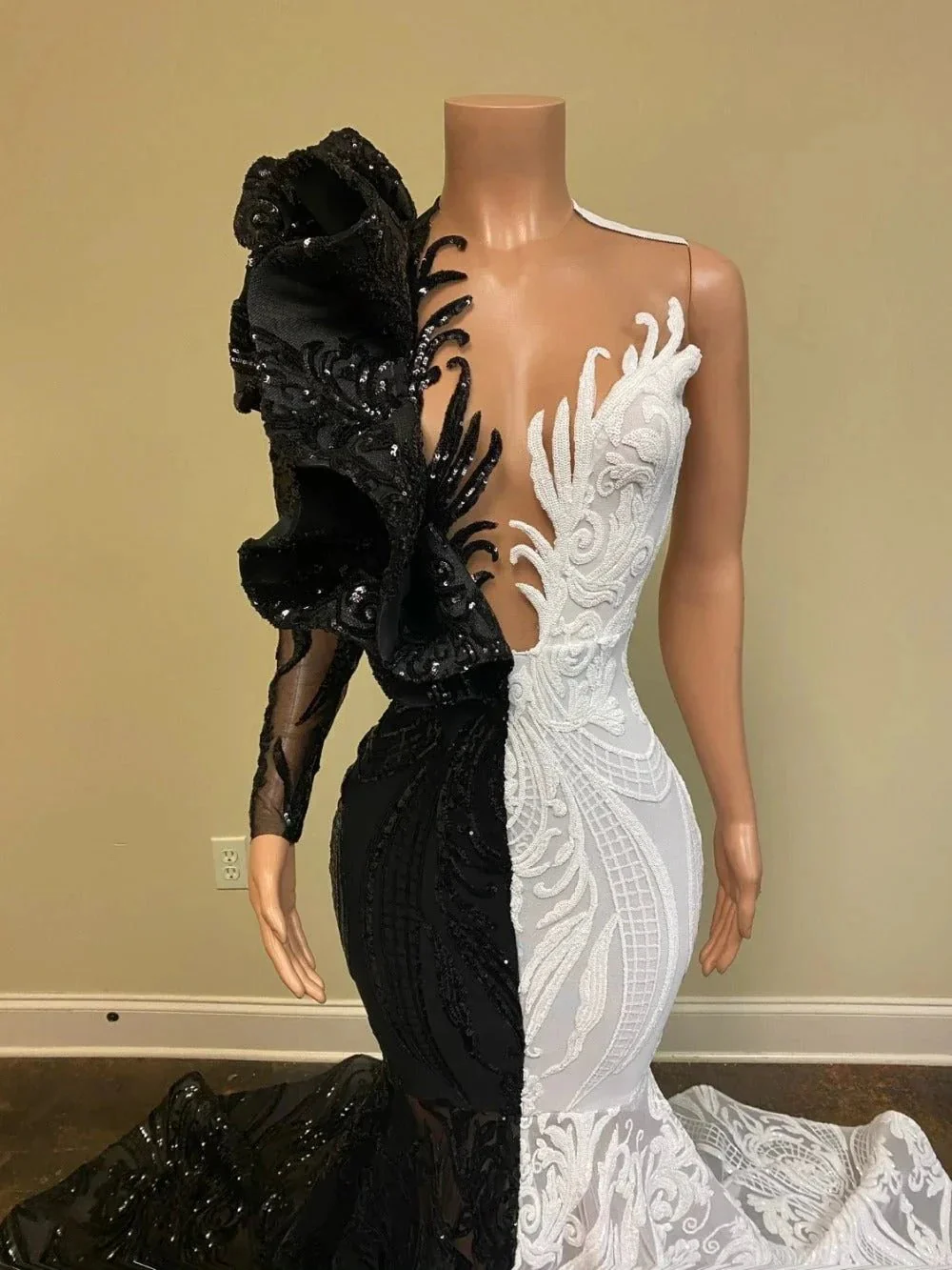 Unique Bicolor V-neck One Shoulder Long Sleeve Column Mermaid Prom Dresses - Image 2